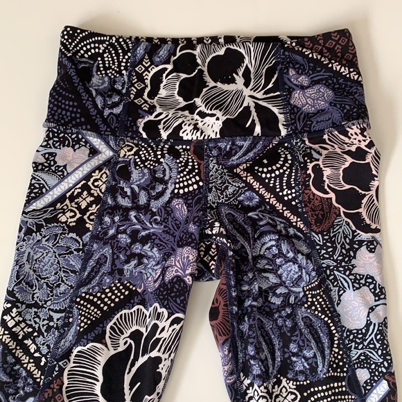 Athleta Patchwork Salutation 7/8 Leggings … - Picture 6 of 8